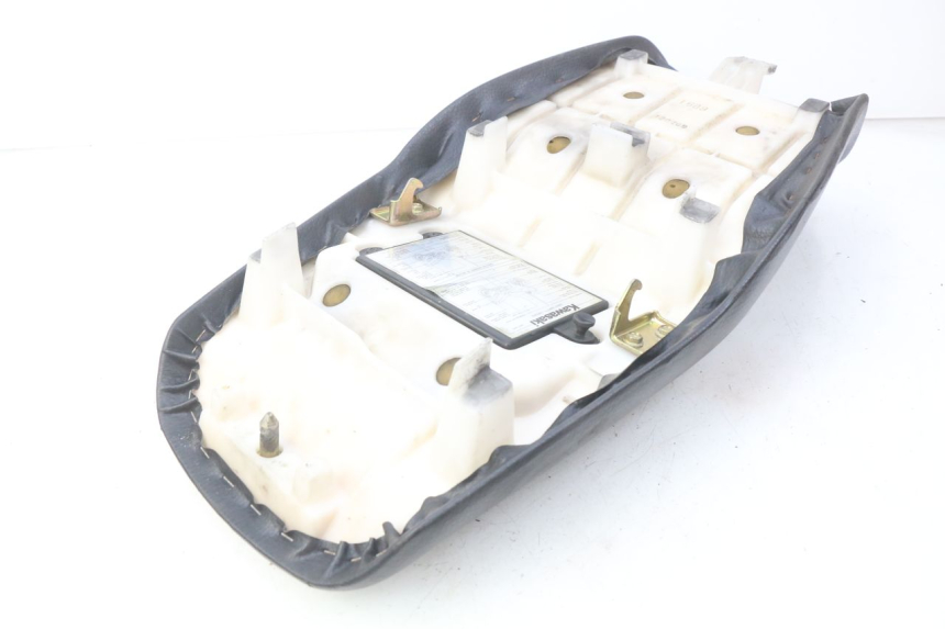 photo de SELLE KAWASAKI ZZR 600 (1995 - 2004) - Zoom composants