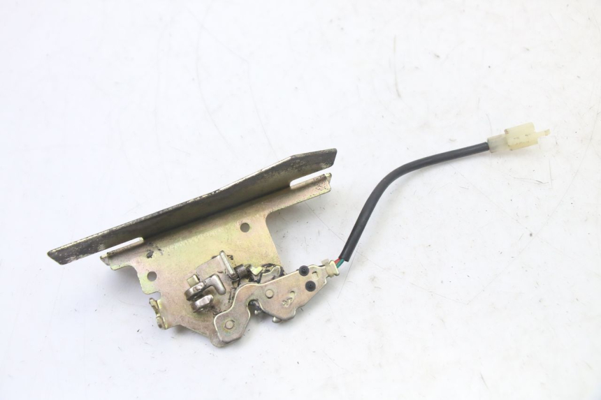 photo de SERRURE SELLE KYMCO DINK STREET 125 (2009 - 2014) - Zoom état d’usage