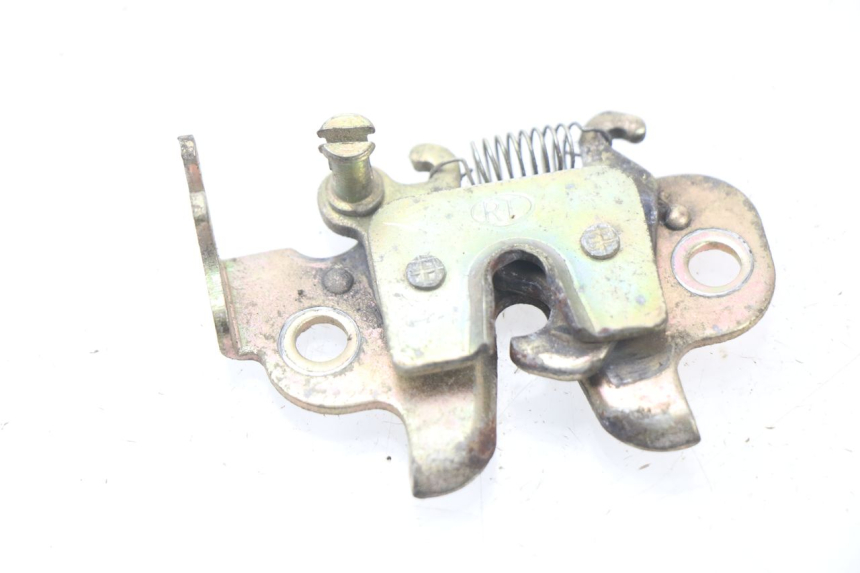 photo de SERRURE SELLE PEUGEOT KISBEE 4T 50 (2010 - 2017) - Détail de la pièce