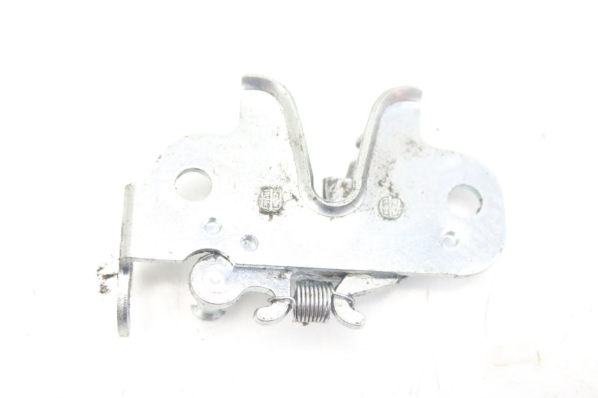 photo de SERRURE SELLE PEUGEOT KISBEE 4T 50 (2018 - 2022) - Détail de la pièce