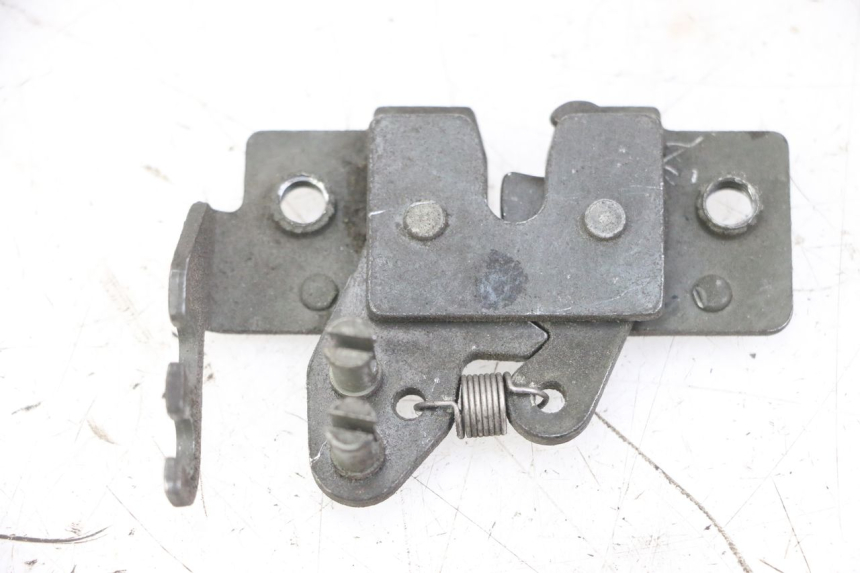 photo de SERRURE SELLE PIAGGIO MP3 LT 300 (2010 - 2016) - Détail de la pièce