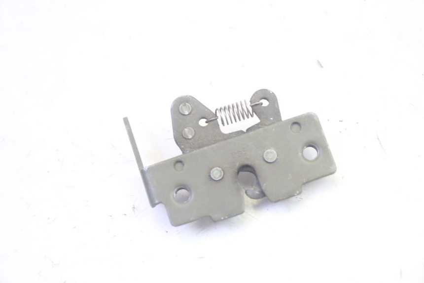 photo de SERRURE SELLE PIAGGIO MP3 RL 250 (2006 - 2010) - Zoom état d’usage