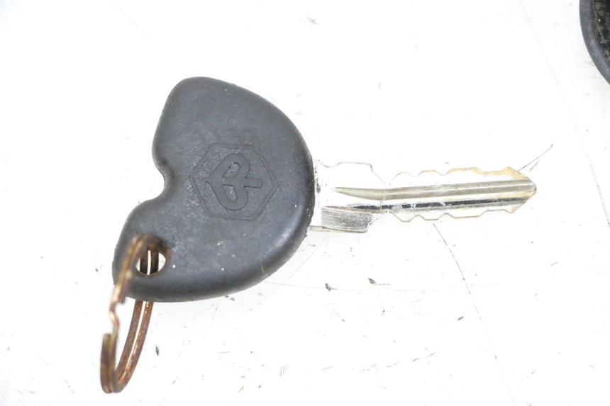 photo de SERRURE SELLE PIAGGIO NEW TYPHOON 50 (2018 - 2021) - Détail de la pièce