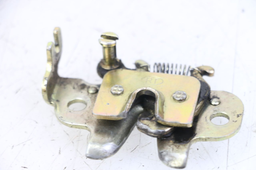 photo de SERRURE SELLE PEUGEOT KISBEE 2T 50 (2010 - 2017) - Détail de la pièce