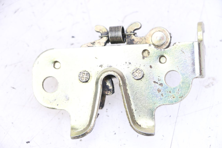 photo de SERRURE SELLE PEUGEOT KISBEE 2T 50 (2010 - 2017) - Zoom état d’usage