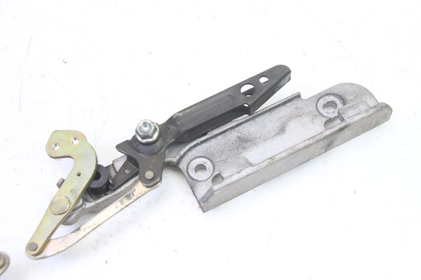 photo de SERRURE SELLE HONDA ST PAN EUROPEAN 1300 (2002 - 2013) - Zoom état d’usage