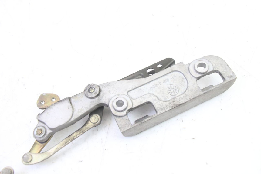 photo de SERRURE SELLE HONDA ST PAN EUROPEAN 1300 (2002 - 2013) - Points de fixation