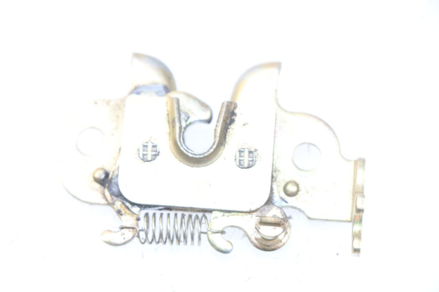 photo de SERRURE SELLE PEUGEOT STREETZONE 2T 50 (2014 - 2019) - Détail de la pièce