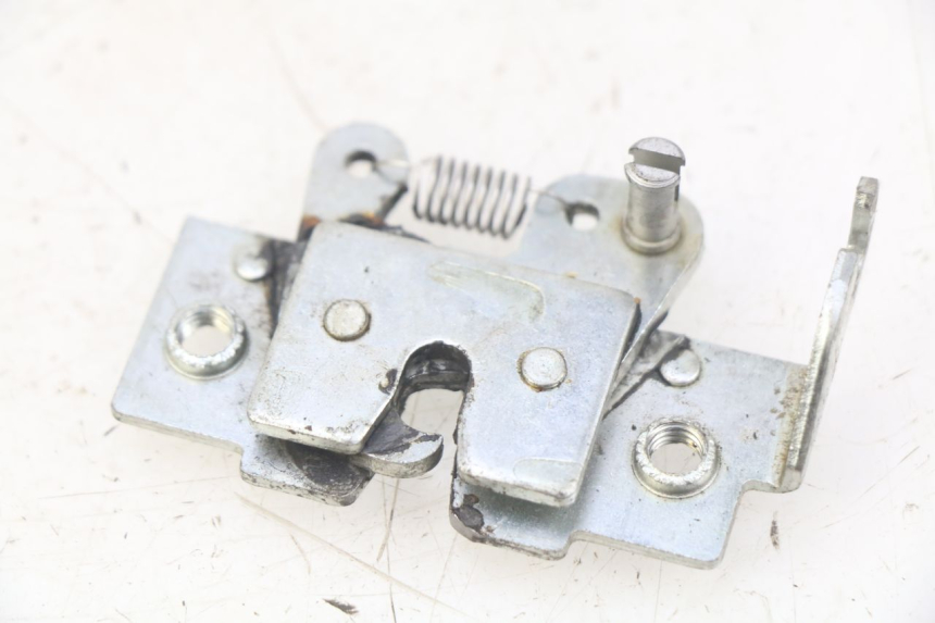 photo de SERRURE SELLE YAMAHA XMAX X-MAX 125 (2006 - 2009) - Détail de la pièce