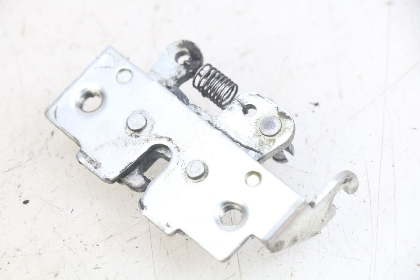 photo de SERRURE SELLE YAMAHA XMAX X-MAX 125 (2006 - 2009) - Détail de la pièce