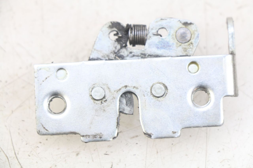 photo de SERRURE SELLE YAMAHA XMAX X-MAX 125 (2006 - 2009) - Zoom état d’usage