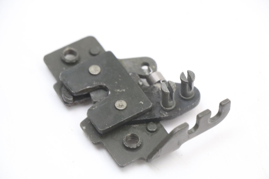 photo de SERRURE SELLE PIAGGIO X10 125 (2012 - 2017) - Autre angle de vue