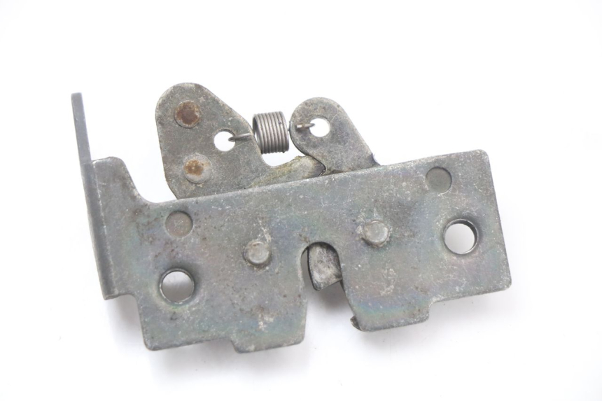 photo de SERRURE SELLE PIAGGIO X8 125 (2004 - 2007) - Détail de la pièce