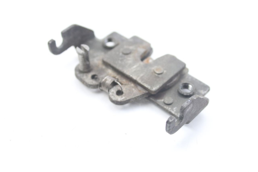 photo de SERRURE SELLE PIAGGIO X9 EVOLUTION 500 (2003 - 2005) - Détail de la pièce