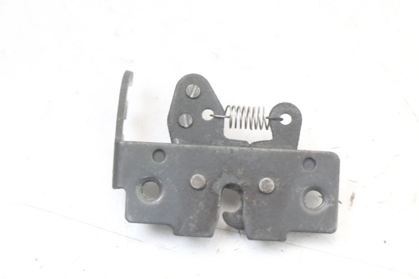 photo de SERRURE SELLE PIAGGIO XEVO - X EVO 125 (2007 - 2017) - Zoom état d’usage