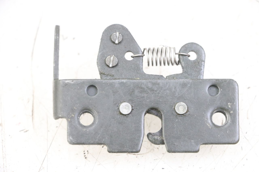 photo de SERRURE SELLE PIAGGIO XEVO - X EVO 125 (2007 - 2017) - Zoom état d’usage