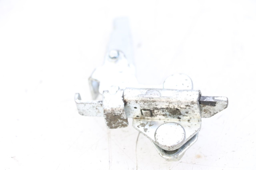 photo de SERRURE SELLE YAMAHA FZ1 FAZER 1000 (2007 - 2009) - Zoom état d’usage