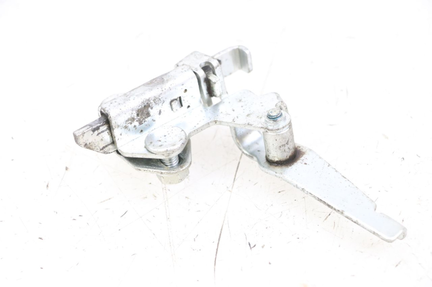 photo de SERRURE SELLE YAMAHA FZ1 FAZER 1000 (2007 - 2009) - Autre angle de vue