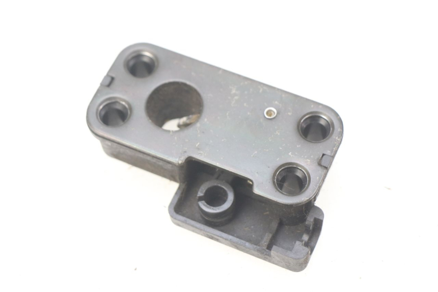 photo de SERRURE SELLE KAWASAKI ZR7 ZR-7 S 750 (1999 - 2004) - Zoom état d’usage