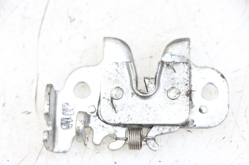 photo de SERRURE DE SELLE SUZUKI ADDRESS 110 (2015 - 2020) - Vue principale