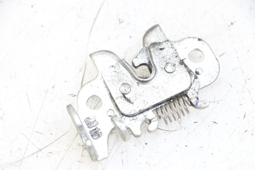 photo de SERRURE DE SELLE SUZUKI ADDRESS 110 (2015 - 2020) - Détail de la pièce