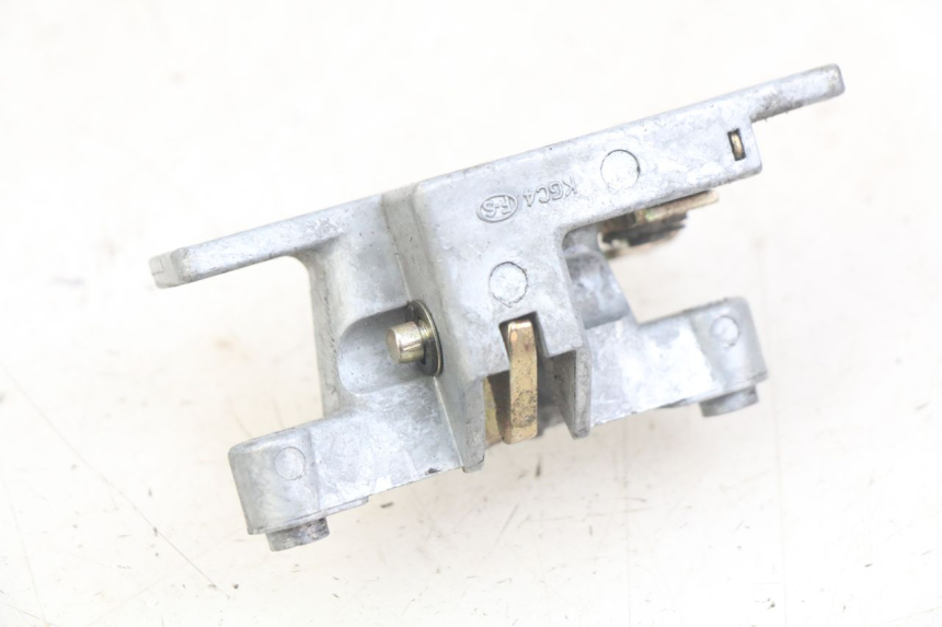 photo de SERRURE DE SELLE KYMCO AGILITY 16+ 4T 50 (2018 - 2023) - Zoom état d’usage