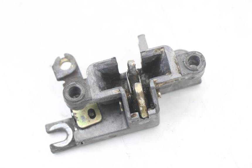 photo de SERRURE DE SELLE KYMCO AGILITY 4T 50 (2005 - 2018) - Zoom état d’usage