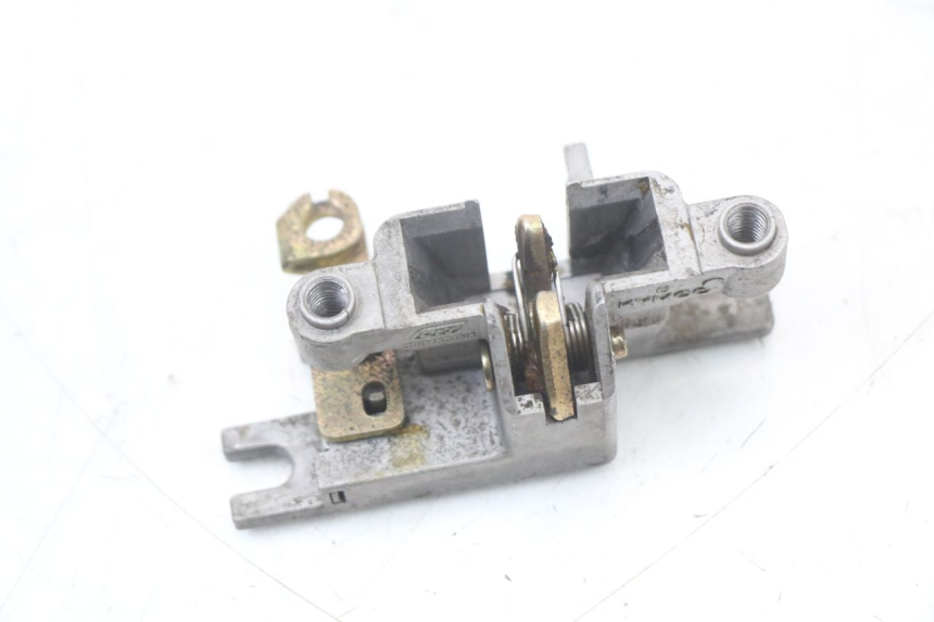 photo de SERRURE DE SELLE KYMCO AGILITY 4T 50 (2018 - 2022) - Zoom état d’usage