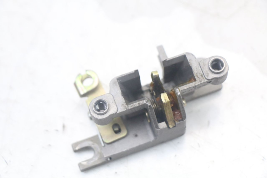 photo de SERRURE DE SELLE KYMCO AGILITY 4T 50 (2018 - 2022) - Zoom état d’usage