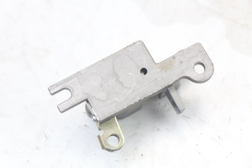 photo de SERRURE DE SELLE KYMCO AGILITY 4T 50 (2018 - 2022) - Autre angle de vue