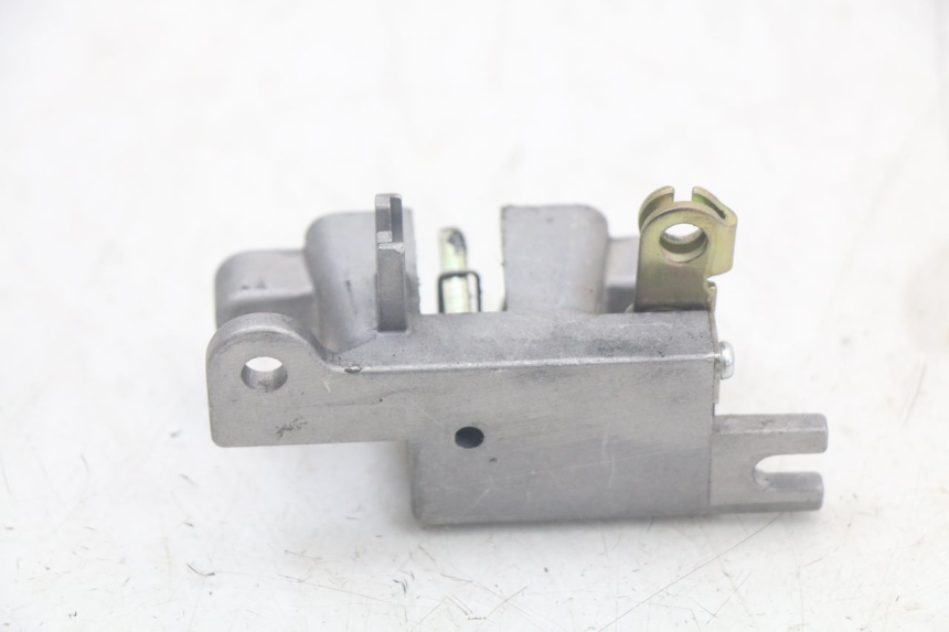 photo de SERRURE DE SELLE KYMCO AGILITY 4T 50 (2018 - 2022) - Autre angle de vue