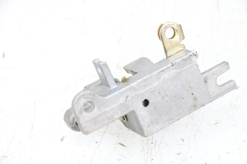 photo de SERRURE DE SELLE KYMCO AGILITY 4T 50 (2018 - 2022) - Zoom état d’usage