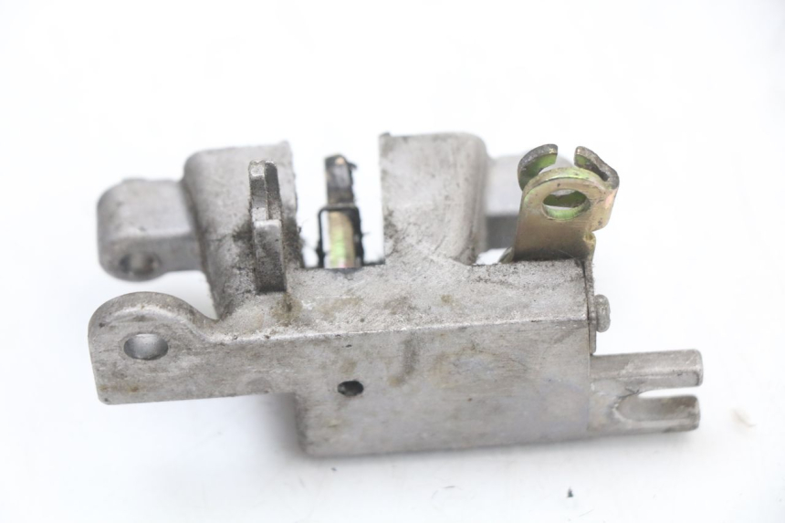 photo de SERRURE DE SELLE KYMCO AGILITY CARRY 50 (2011 - 2020) - Autre angle de vue