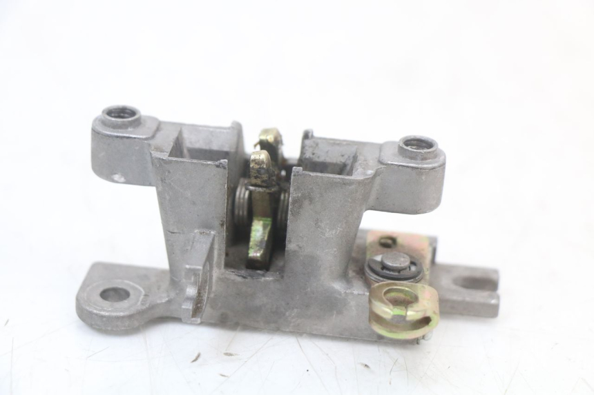 photo de SERRURE DE SELLE KYMCO AGILITY FR 2T 50 (2012 - 2017) - Détail de la pièce