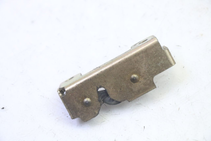 photo de SERRURE DE SELLE KYMCO AGILITY NAKED RENOUVO 2T 50 (2011 - 2018) - Zoom état d’usage