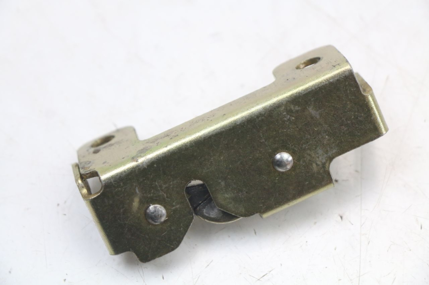 photo de SERRURE DE SELLE KYMCO AGILITY RS 4T 50 (2009 - 2013) - Zoom état d’usage