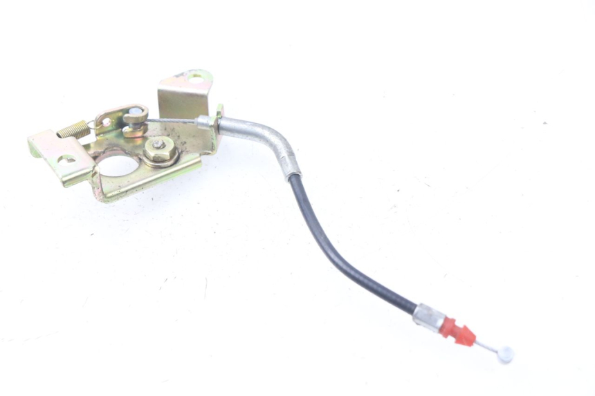 photo de SERRURE DE SELLE HYOSUNG AQUILA GV 125 (2009 - 2016) - Zoom état d’usage