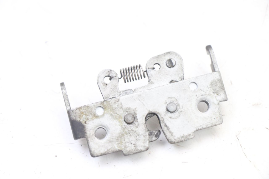 photo de SERRURE DE SELLE BMW C1 125 (2000 - 2003) - Zoom état d’usage