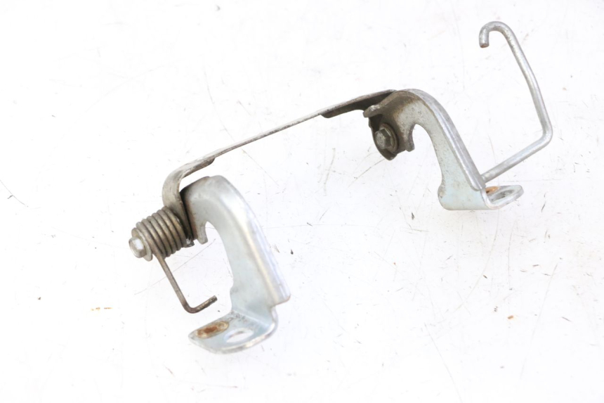 photo de SERRURE DE SELLE HONDA CBR RR FIREBLADE 900 (1992 - 1994) - Détail de la pièce