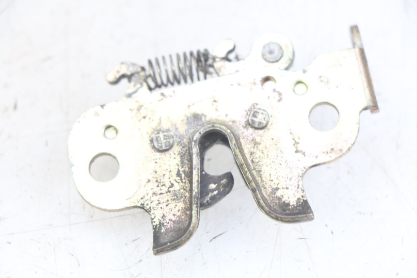 photo de SERRURE DE SELLE PEUGEOT CITYSTAR 125 (2011 - 2017) - Détail de la pièce