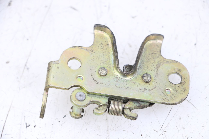 photo de SERRURE DE SELLE PEUGEOT CITYSTAR 50 (2013 - 2017) - Zoom état d’usage