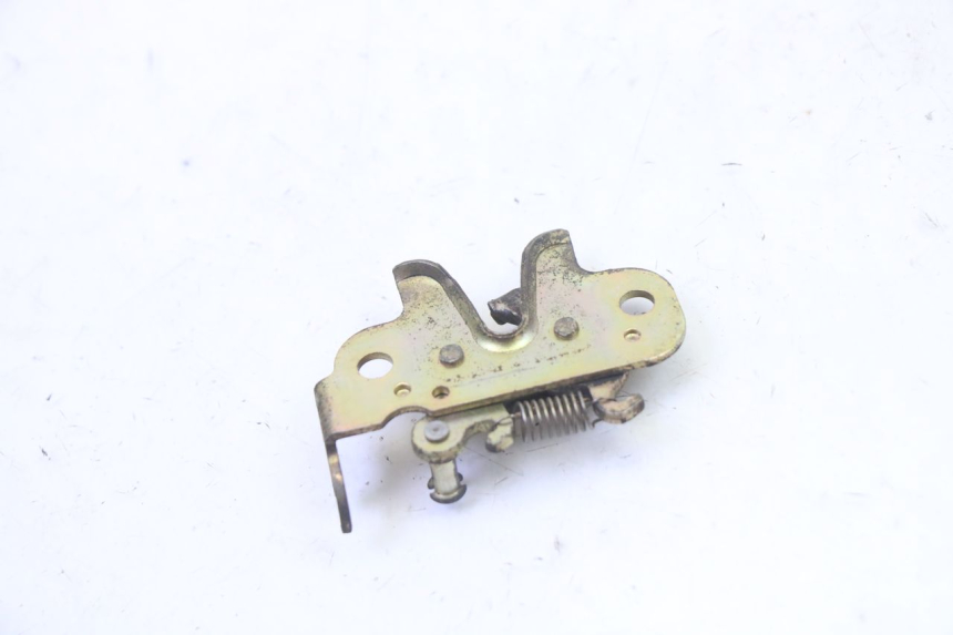 photo de SERRURE DE SELLE PEUGEOT CITYSTAR 50 (2013 - 2017) - Autre angle de vue