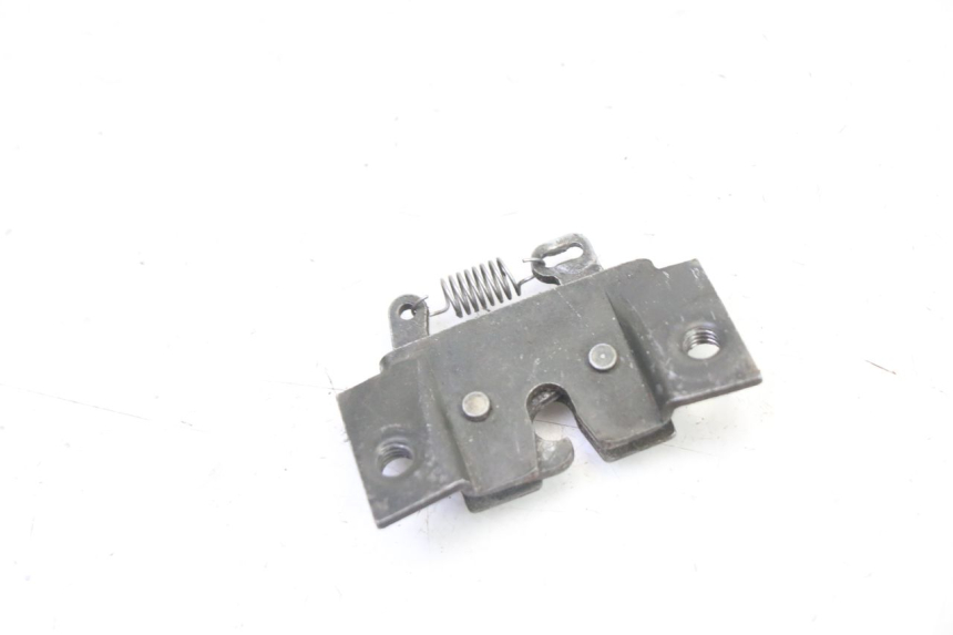 photo de SERRURE DE SELLE APRILIA CLASSIC 125 (1995 - 2001) - Zoom état d’usage