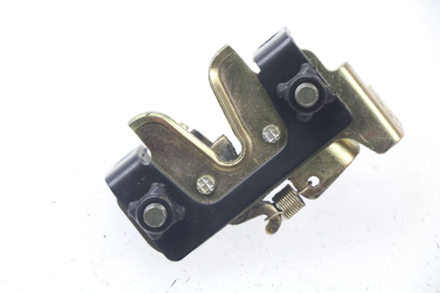 photo de SERRURE DE SELLE SYM CROX 4T 50 (2016 - 2023) - Zoom état d’usage