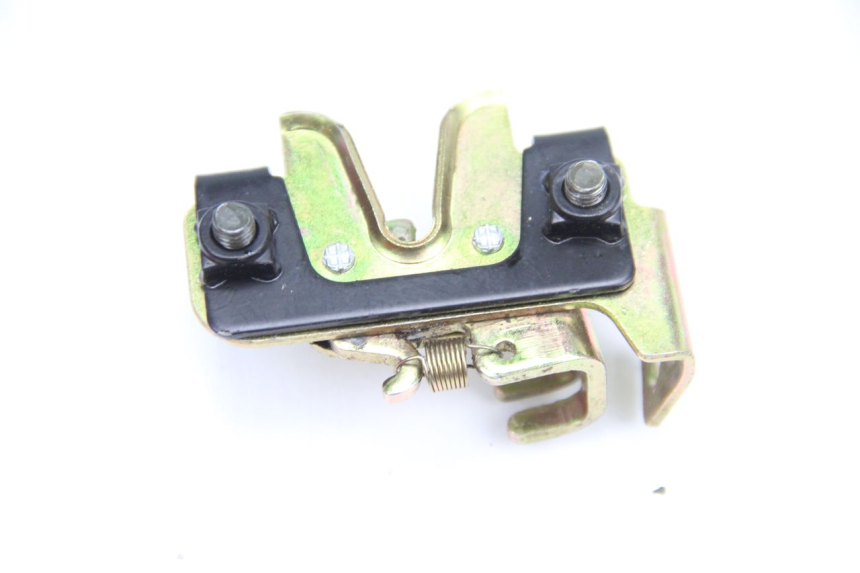 photo de SERRURE DE SELLE SYM CROX 4T 50 (2016 - 2023) - Zoom état d’usage