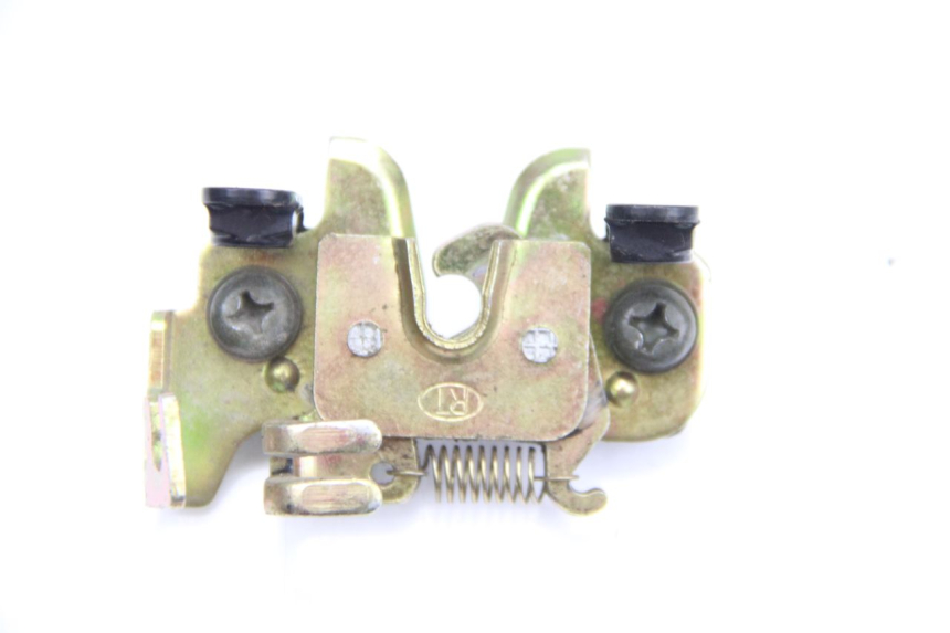 photo de SERRURE DE SELLE SYM CROX 4T 50 (2016 - 2023) - Gros plan technique