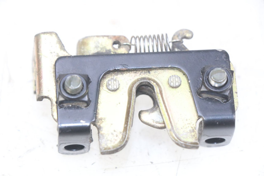 photo de SERRURE DE SELLE SYM CROX 4T 50 (2016 - 2023) - Détail de la pièce