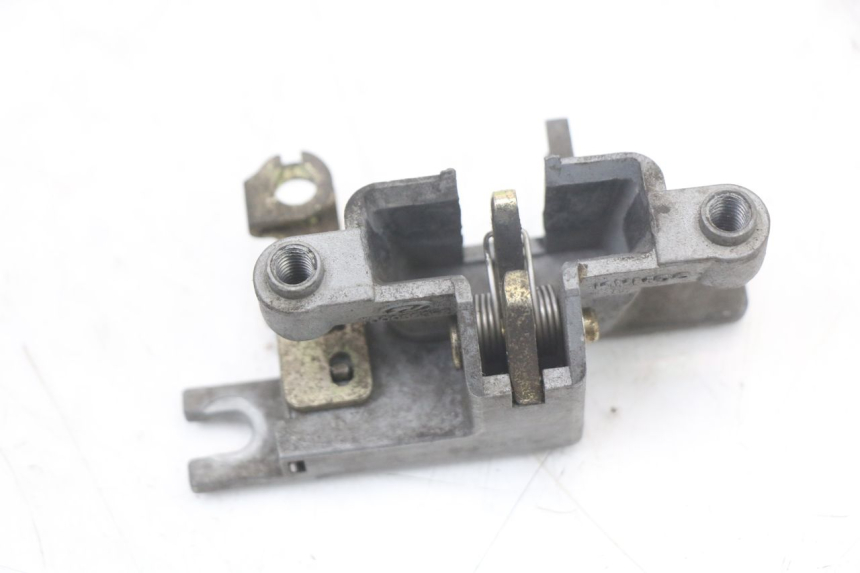 photo de SERRURE DE SELLE KYMCO DINK 4T 50 (2007 - 2018) - Zoom état d’usage