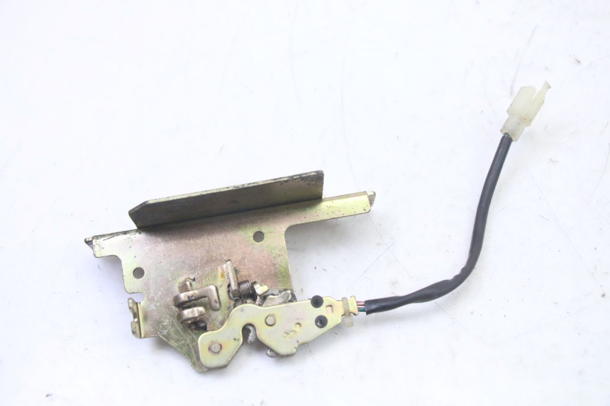 photo de SERRURE DE SELLE KYMCO DINK STREET 125 (2009 - 2014) - Zoom état d’usage