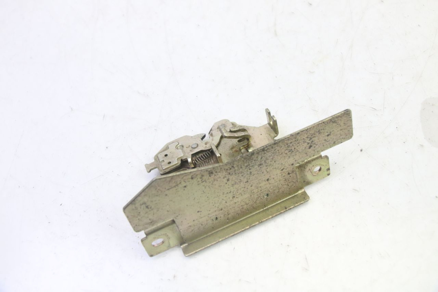 photo de SERRURE DE SELLE KYMCO DINK STREET 125 (2009 - 2014) - Détail de la pièce